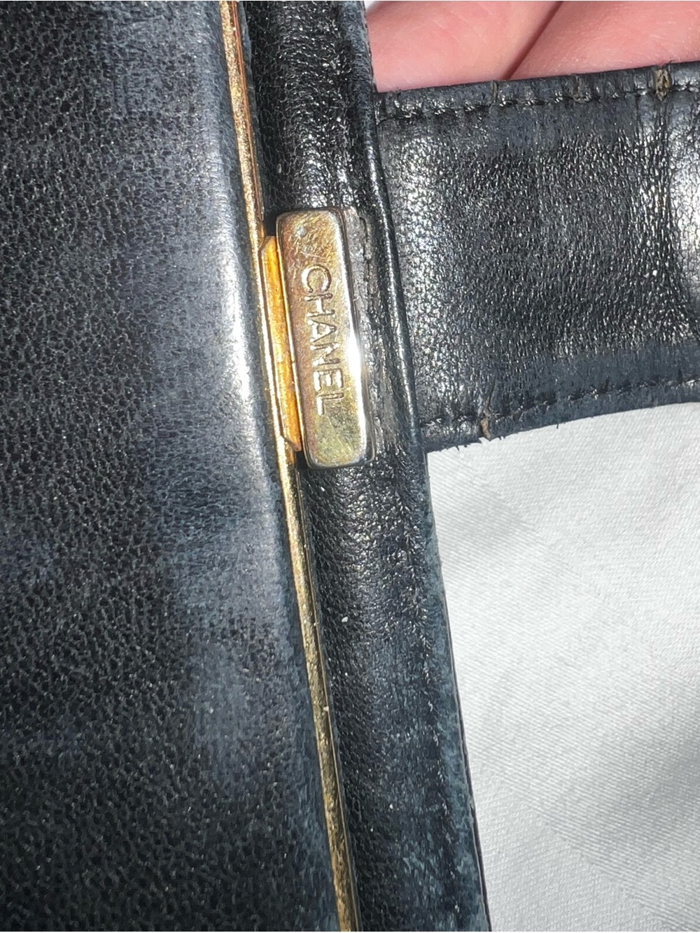 CHANEL Black Quilted Caviar Leather Bifold Wallet (Vintage) - Picture 5 of 9